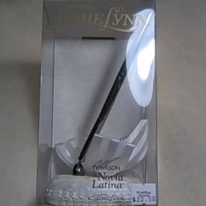 Jamie Lynn wedding pen